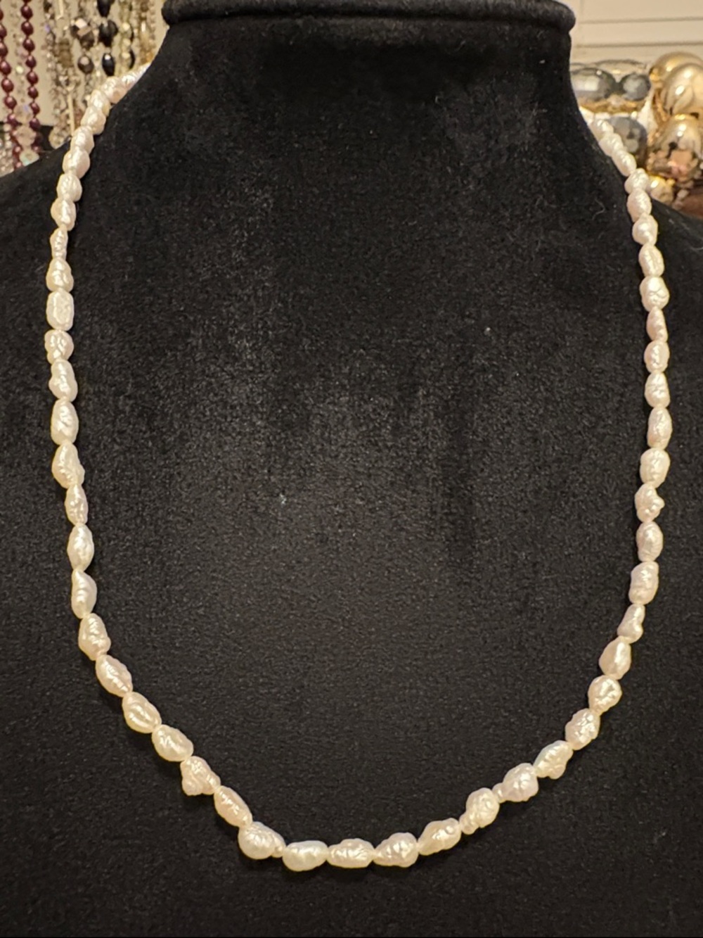 Vintage delicate freshwater pearl necklace, gold tone clasp